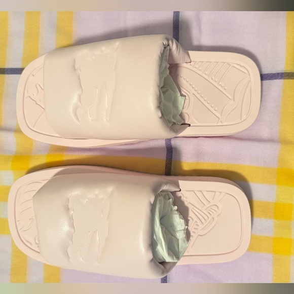 BURBERRY 
Pink Leather Slides
Women’s EU 36 - Picture 4 of 13